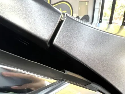 부산 랩핑 BMW I7 사틴 다크 그레이 투톤 랩핑(듀오톤 랩핑)으로 고급스러운 분위기 연출하기 / 부산 해운대구