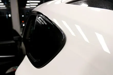 부산 랩핑 전문숍 고잉투랩 BMW 5GT 크롬 죽이기+라이트 필름 시공 / 부산 해운대구