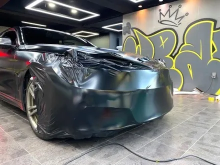 부산랩핑 BMW 4시리즈 쿠페 사틴블랙 전체랩핑으로 묵직하고 깔끔한 쿠페로 만들기! [TINYBOT] / 부산 해운대구