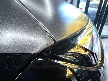 부산 랩핑 BMW I7 사틴 다크 그레이 투톤 랩핑(듀오톤 랩핑)으로 고급스러운 분위기 연출하기 / 부산 해운대구