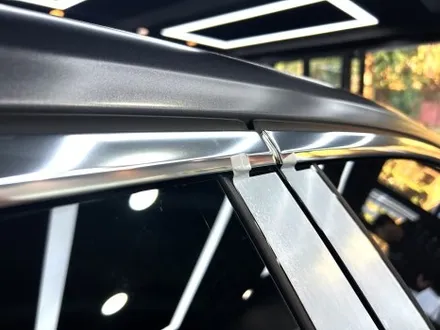 부산 랩핑 BMW I7 사틴 다크 그레이 투톤 랩핑(듀오톤 랩핑)으로 고급스러운 분위기 연출하기 / 부산 해운대구
