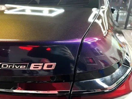 부산랩핑 BMW i7 투톤 랩핑 듀오톤 랩핑으로 온 우주를 담은듯한 색상의 차량으로 변신! / 부산 해운대구