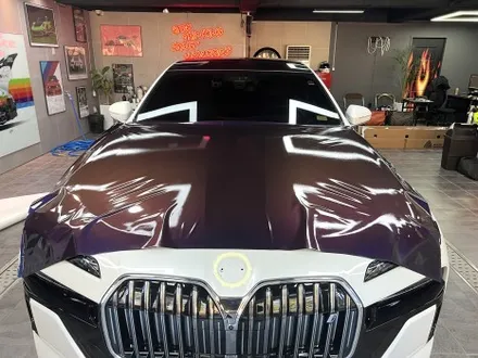 부산 BMW I7 카멜레온 투톤 (듀오톤) 랩핑으로 매일매일 새롭게 즐기기 / 부산 해운대구