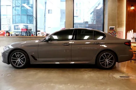 부산 랩핑 BMW 5 시리즈 쉐도우 에디션 만들기(대차 서비스 실시) / 부산 해운대구
