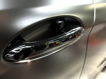부산 자동차랩핑 BMW M5 컴페티션 사틴블랙 전체랩핑을 통해 강렬한 스포츠 세단으로 변신하기[에이버리] / 부산 해운대구