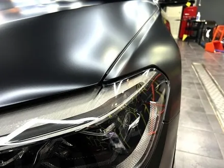 부산 자동차랩핑 BMW M5 컴페티션 사틴블랙 전체랩핑을 통해 강렬한 스포츠 세단으로 변신하기[에이버리] / 부산 해운대구