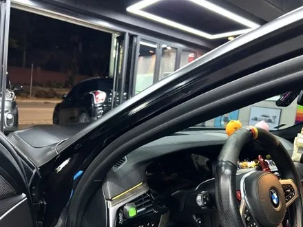 부산 자동차랩핑 BMW M5 컴페티션 사틴블랙 전체랩핑을 통해 강렬한 스포츠 세단으로 변신하기[에이버리] / 부산 해운대구