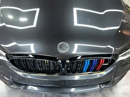 부산 자동차랩핑 BMW M5 컴페티션 사틴블랙 전체랩핑을 통해 강렬한 스포츠 세단으로 변신하기[에이버리] / 부산 해운대구
