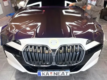 부산랩핑 BMW i7 투톤 랩핑 듀오톤 랩핑으로 온 우주를 담은듯한 색상의 차량으로 변신! / 부산 해운대구