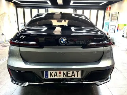 부산 자동차 랩핑 BMW I7 듀오톤(투톤) + 코치라인 고광택 필름으로 차량의 스타일 변화시키기! / 부산 해운대구