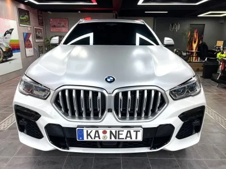 부산랩핑 BMW X6 듀오톤(투톤) 랩핑 사틴 실버 메탈릭으로 고급스럽게 / 부산 해운대구