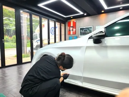 부산랩핑 벤츠 C클래스 카브리올레 에이버리 사틴 화이트 전체랩핑으로 고급스러운 느낌을 내보세요! / 부산 해운대구