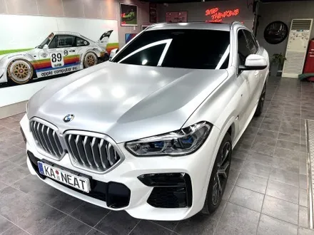 부산랩핑 BMW X6 듀오톤(투톤) 랩핑 사틴 실버 메탈릭으로 고급스럽게 / 부산 해운대구