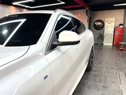 부산랩핑 BMW X6 듀오톤(투톤) 랩핑 사틴 실버 메탈릭으로 고급스럽게 / 부산 해운대구