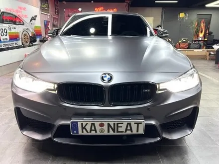 부산랩핑 BMW 3시리즈 사틴 다크 그레이 컬러로 도시적인 느낌 물씬~ / 부산 해운대구