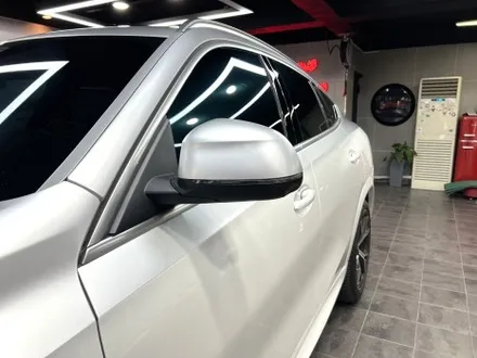 부산랩핑 BMW X6 듀오톤(투톤) 랩핑 사틴 실버 메탈릭으로 고급스럽게 / 부산 해운대구