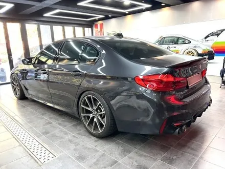 부산 자동차랩핑 BMW M5 컴페티션 사틴블랙 전체랩핑을 통해 강렬한 스포츠 세단으로 변신하기[에이버리] / 부산 해운대구