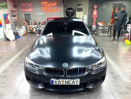 부산랩핑 BMW 4시리즈 쿠페 사틴블랙 전체랩핑으로 묵직하고 깔끔한 쿠페로 만들기! [TINYBOT] / 부산 해운대구