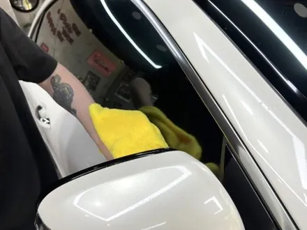 부산랩핑 벤츠 E클래스 E450 쿠페 사틴블랙 전체 시공으로 강인한 모습으로 거듭나보세요! [에이버리 데니슨] / 부산 해운대구