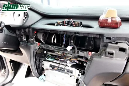 BMW X6 세련된 퍼포먼스를 위한 전동 센터 스피커 시공 / 뱅 &  울룹슨. / 창원시 의창구 사림동