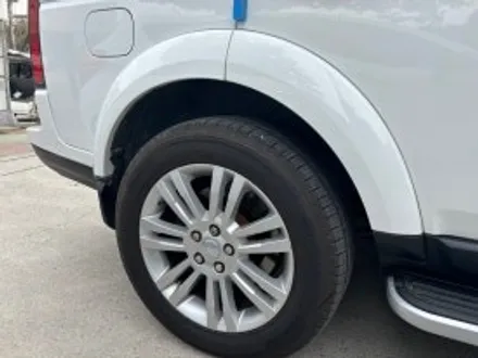 부산북구 랜드로버 디스커버리4 블랙유광 휠도색 차량의 웅장함에 정점을 찍어보세요 / 부산 북구 구포동