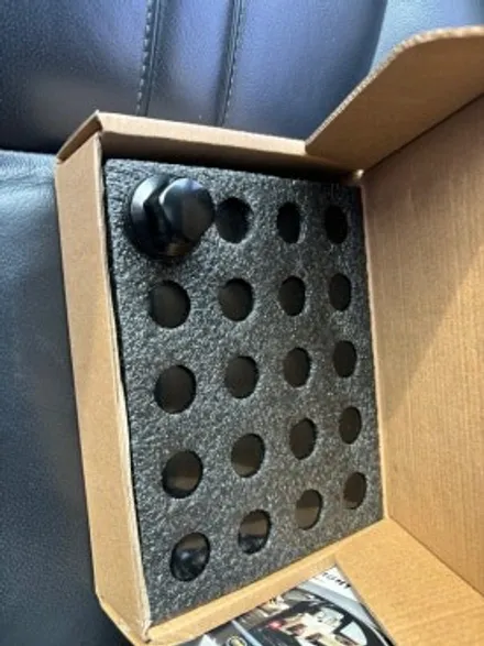 부산북구 랜드로버 디스커버리4 블랙유광 휠도색 차량의 웅장함에 정점을 찍어보세요 / 부산 북구 구포동