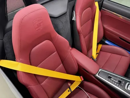 포르쉐에는 빠지면 안되는 필수옵션 컬러안전벨트교체 / 인천 남동구