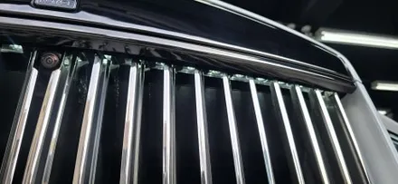 롤스로이스 컬리넌 신형개조 + 블랙배지, 23인치 휠타이어 장착, 코치라인 / 전체광택 / 유리막 코팅 / 부산 해운대