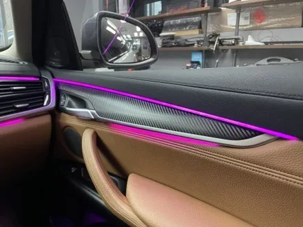 송파 BMW X6 차량 개성을 높이는 실내 랩핑과 크롬 딜리트 작업의 매력 / 잠실, 삼전, 송파