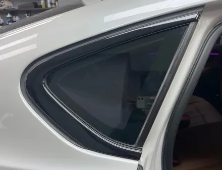 송파 BMW X6 차량 개성을 높이는 실내 랩핑과 크롬 딜리트 작업의 매력 / 잠실, 삼전, 송파