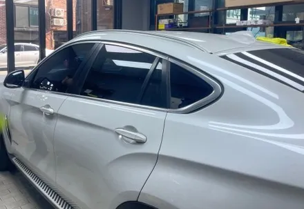 송파 BMW X6 차량 개성을 높이는 실내 랩핑과 크롬 딜리트 작업의 매력 / 잠실, 삼전, 송파