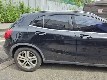 파주 운정 벤츠 GLA 200d 도어 외형복원, 뒷문 수리, 옆문 수리 / 경기 파주