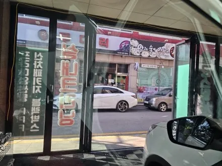 강릉썬팅 레드커스텀 티볼리 바래진썬팅 제거 및 재시공 / 강릉시 유산동