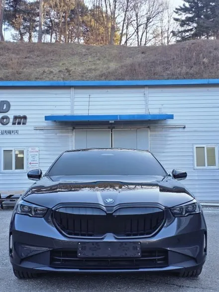 강릉썬팅 BMW 5시리즈 신차패키지 & 블랙그릴 랩핑 작업 / 강릉시 유산동