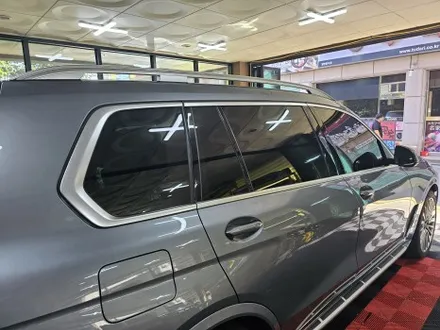 강릉썬팅 레드커스텀 랩핑 bmw x7 크롬 죽이기 스포티하게 시공 / 강릉시 유산동