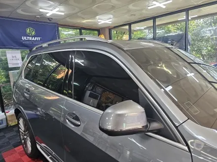 강릉썬팅 레드커스텀 랩핑 bmw x7 크롬 죽이기 스포티하게 시공 / 강릉시 유산동