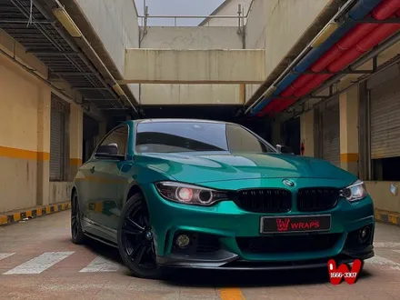 시선을 사로잡는 유니크한 전체랩핑 BMW428i 에이버리 다크그린펄 파주랩핑 / 파주시 문발동