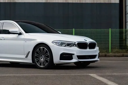[W랩스] 파주랩핑,일산랩핑,김포랩핑은 W랩스!! BMW 520D전체랩핑 3M2080 골드스파클링화이트로 산뜻하게! / 파주시 문발동
