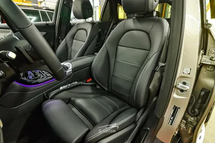벤츠 GLC 300e 통풍시트 시공과 함께 R 버튼 활성화도 진행하세요! / 대전 서구, 세종, 청주, 천안