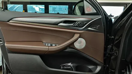대전 BMW X4 회오리 풀 커버 / 크리스탈 파츠 / 실내 인테리어에 빠질 수 없는 아이템! / 대전 서구, 세종, 청주, 천안