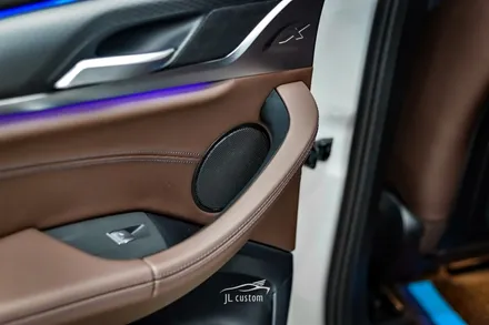 BMW X4 크리스털 파츠 교체와 회오리 풀 커버 시공은 실내 인테리어의 필수 아이템! / 대전 서구, 세종, 청주, 천안
