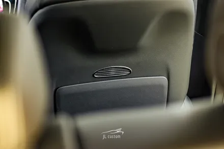 벤츠 GLC 300e 통풍시트 시공과 함께 R 버튼 활성화도 진행하세요! / 대전 서구, 세종, 청주, 천안