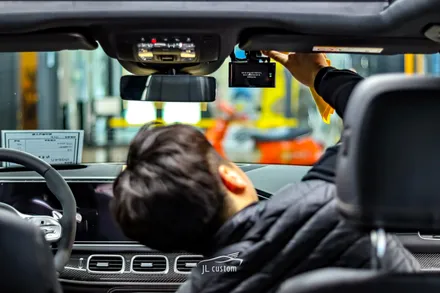 대전 벤츠 GLE 53 amg 블랙박스 + 보조 배터리 조합. / 대전 서구, 세종, 청주, 천안