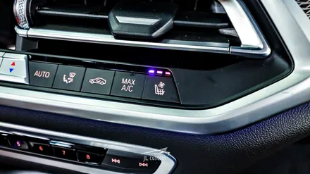 BMW X5 추운 겨울에도 미리 대비하는 순정형 통풍시트 시공! / 대전 서구, 세종, 청주, 천안