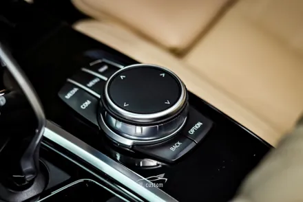 대전 BMW X4 블랙박스 + 보조배터리 조합 / 크리스탈 파츠 3종 세트 시공. / 대전 서구, 세종, 청주, 천안
