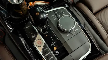 대전 BMW X4 회오리 풀 커버 / 크리스탈 파츠 / 실내 인테리어에 빠질 수 없는 아이템! / 대전 서구, 세종, 청주, 천안