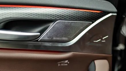 대전 BMW X4 회오리 풀 커버 / 크리스탈 파츠 / 실내 인테리어에 빠질 수 없는 아이템! / 대전 서구, 세종, 청주, 천안