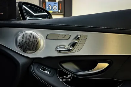 벤츠 GLC 300e 통풍시트 시공과 함께 R 버튼 활성화도 진행하세요! / 대전 서구, 세종, 청주, 천안
