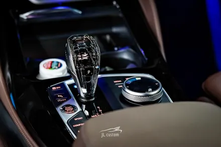 BMW X4 크리스털 파츠 교체와 회오리 풀 커버 시공은 실내 인테리어의 필수 아이템! / 대전 서구, 세종, 청주, 천안