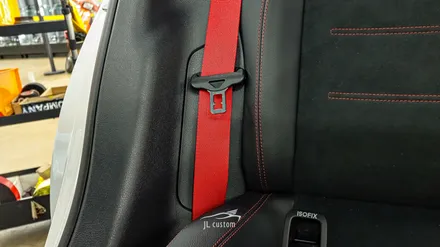 대전 벤츠 CLA 250 AMG 레드 컬러 안전벨트 교체! / 대전 서구, 세종, 청주, 천안